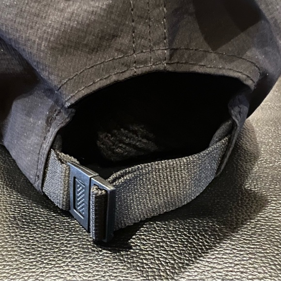 Mens DC Comics Black Adam Logo Snapback Hat - Picture 5 of 7